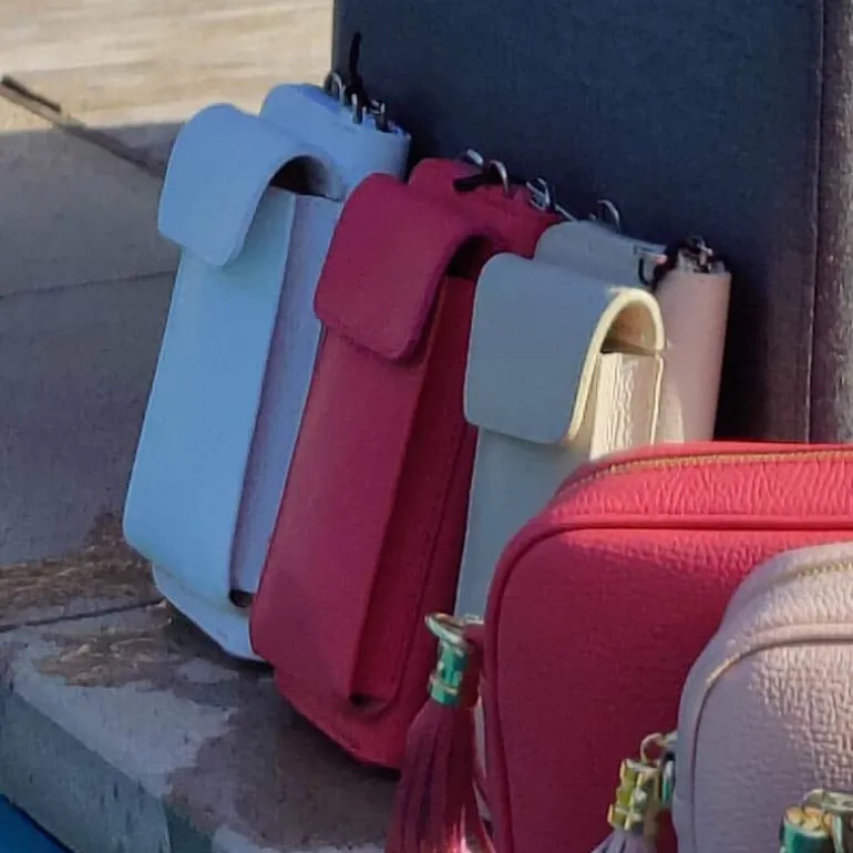 GSM-zakje en portemonee in leder